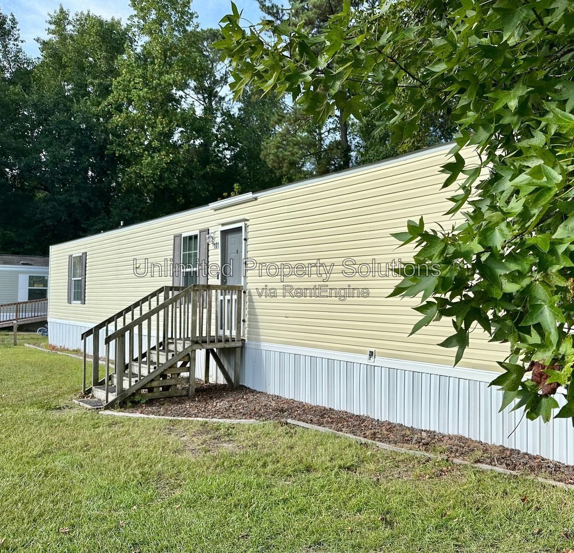 Mobile Home - 3 Bedroom/2 Bathroom - Located close to Leland and Downtown Wilmington! property image