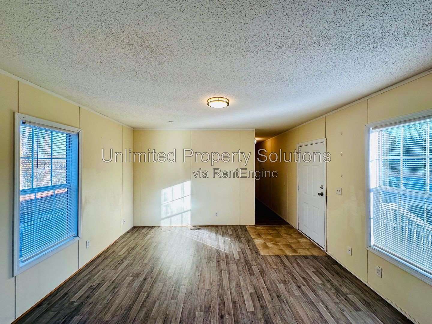 Mobile Home - 3 Bedroom/2 Bathroom - Located close to Leland and Downtown Wilmington! property image