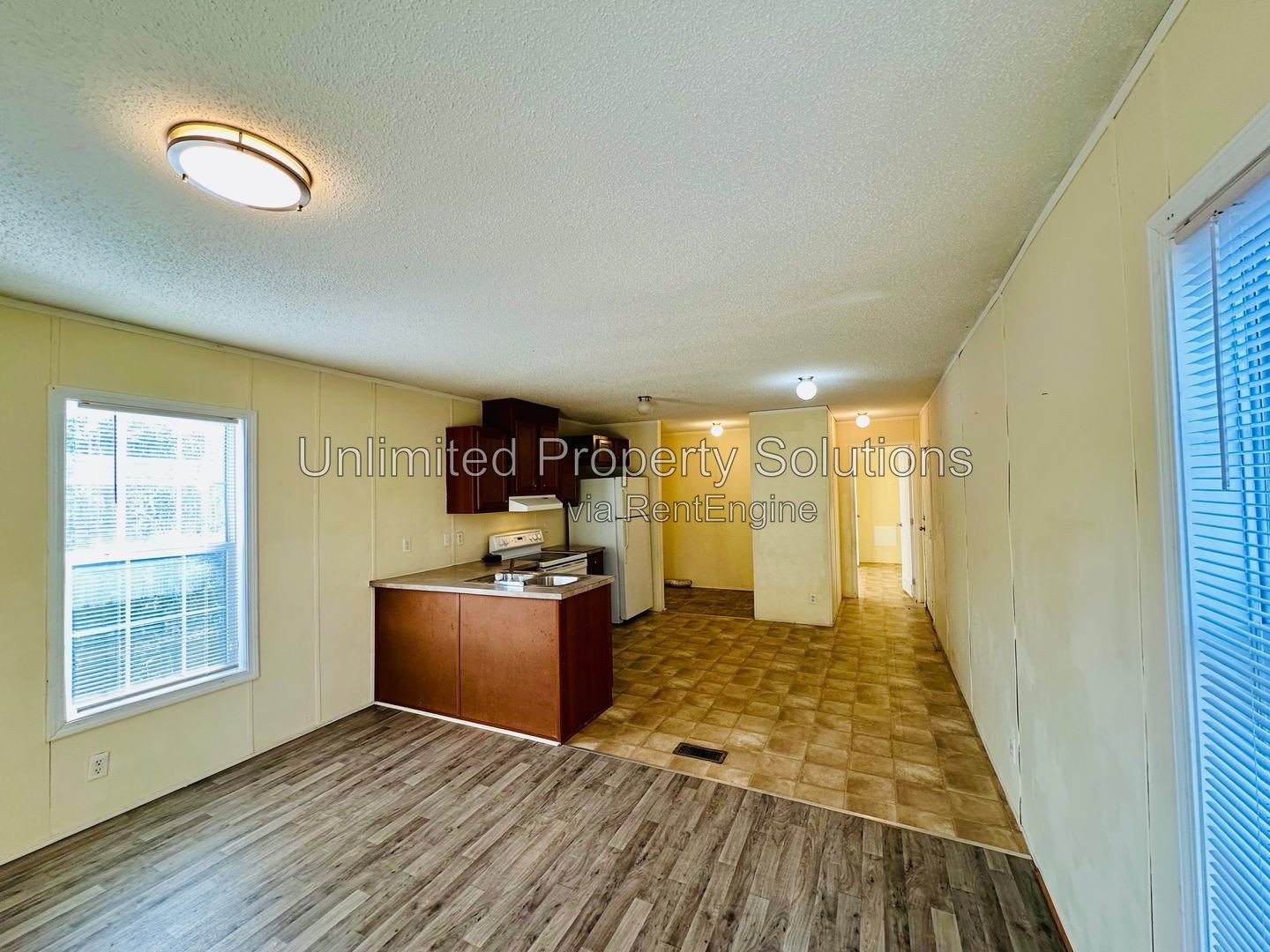 Mobile Home - 3 Bedroom/2 Bathroom - Located close to Leland and Downtown Wilmington! property image