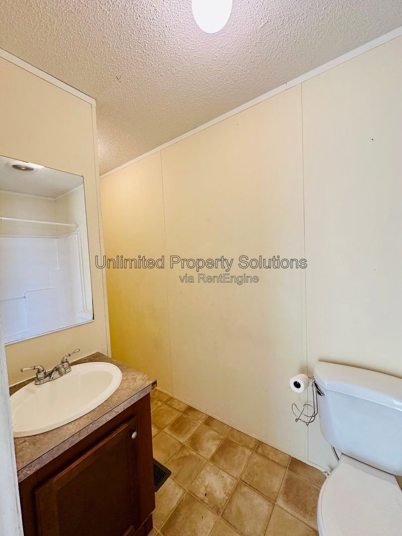 Mobile Home - 3 Bedroom/2 Bathroom - Located close to Leland and Downtown Wilmington! property image