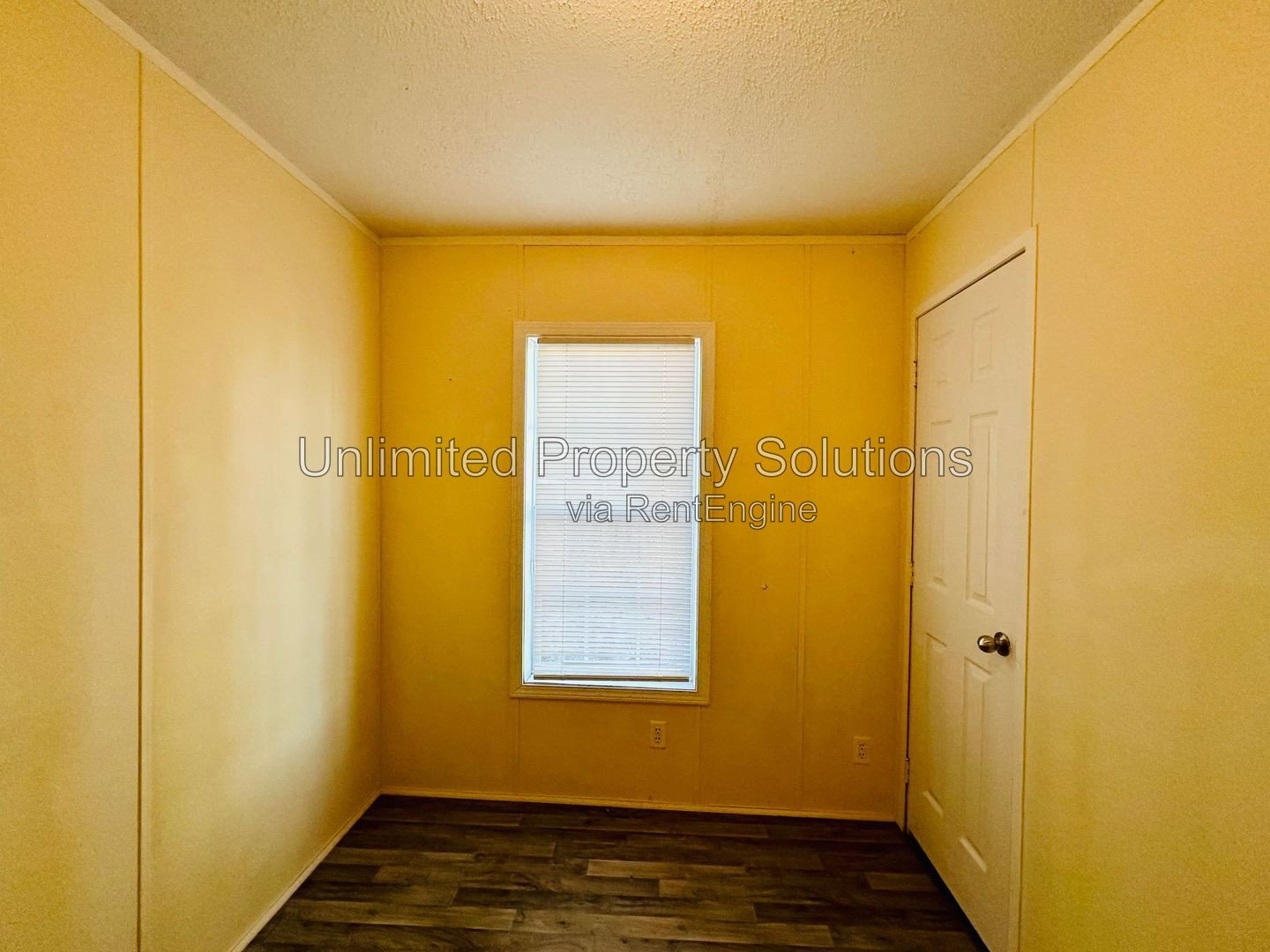 Mobile Home - 3 Bedroom/2 Bathroom - Located close to Leland and Downtown Wilmington! property image
