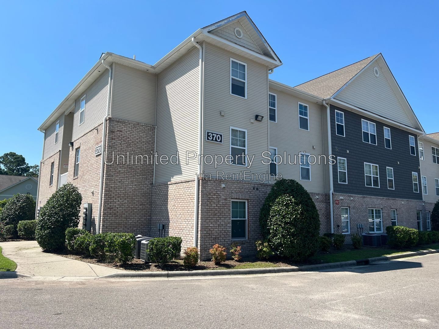 3 Bedroom Condo - Great location - near UNCW, Randall Parkway, MLK Parkway - everything! property image