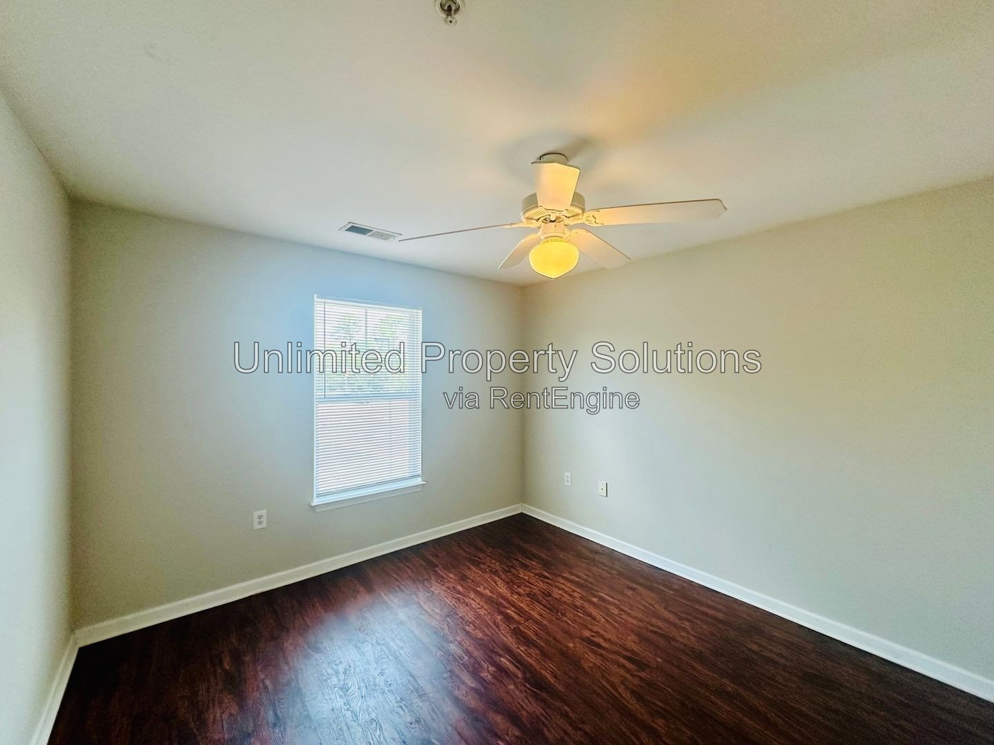 3 Bedroom Condo - Great location - near UNCW, Randall Parkway, MLK Parkway - everything! property image