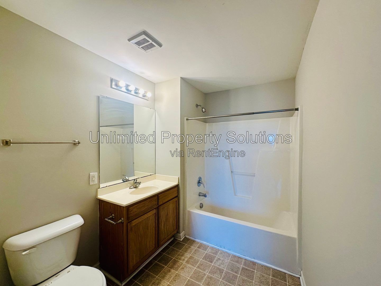 3 Bedroom Condo - Great location - near UNCW, Randall Parkway, MLK Parkway - everything! property image
