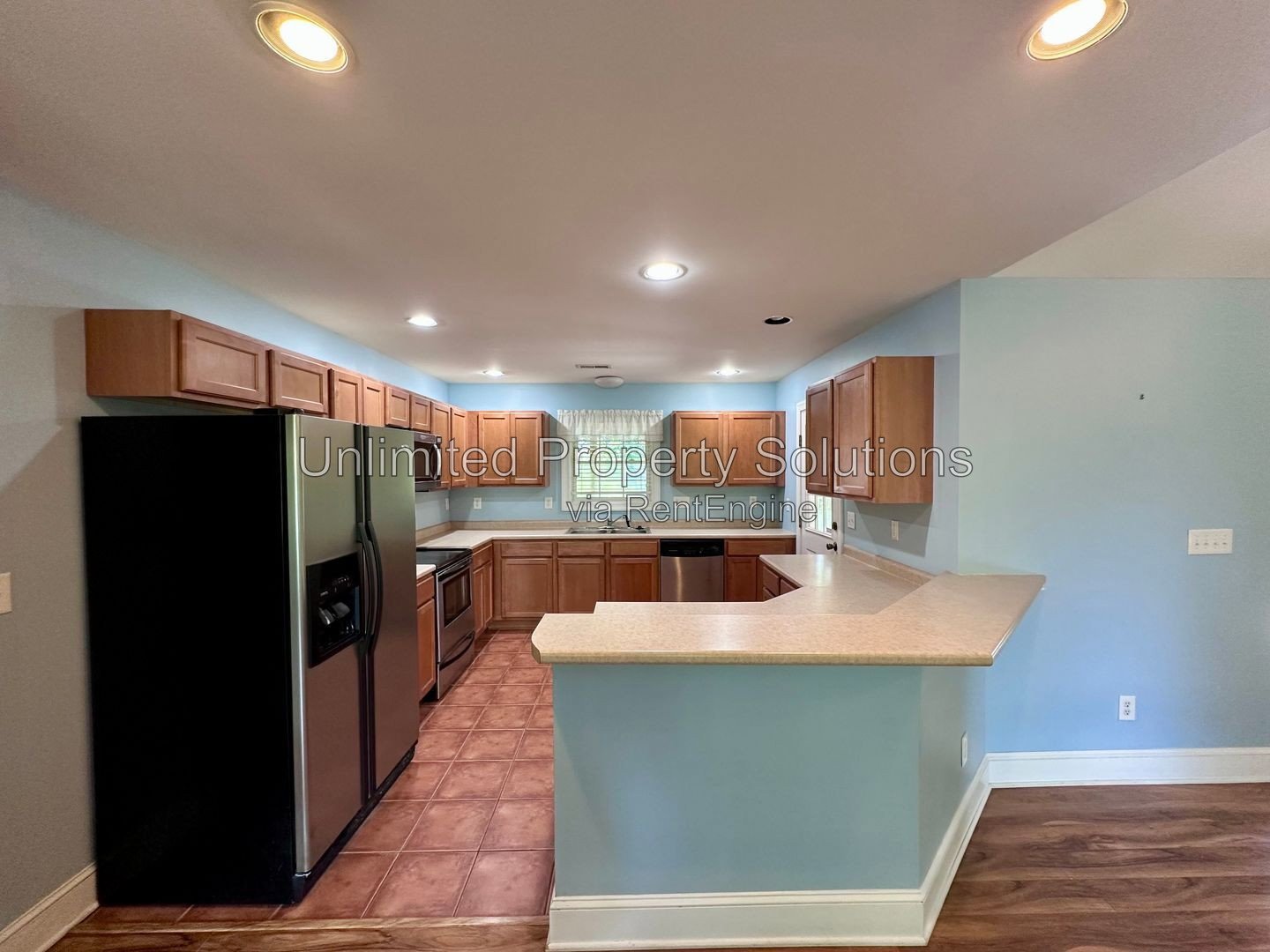 CREEKSTONE - 3 Bedroom/2 Bathroom - Spacious home with abundant storage and fenced in backyard! property image