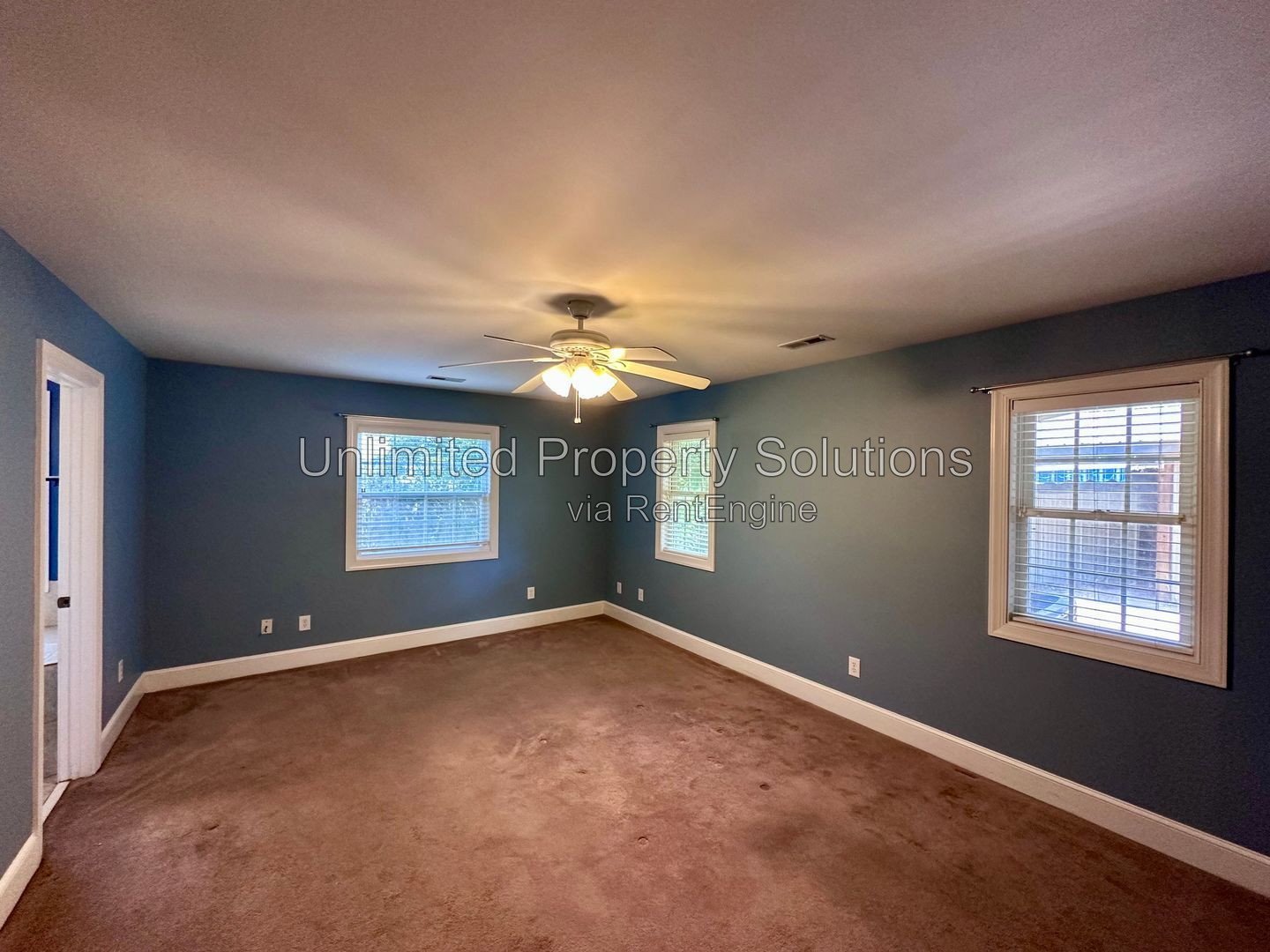 CREEKSTONE - 3 Bedroom/2 Bathroom - Spacious home with abundant storage and fenced in backyard! property image
