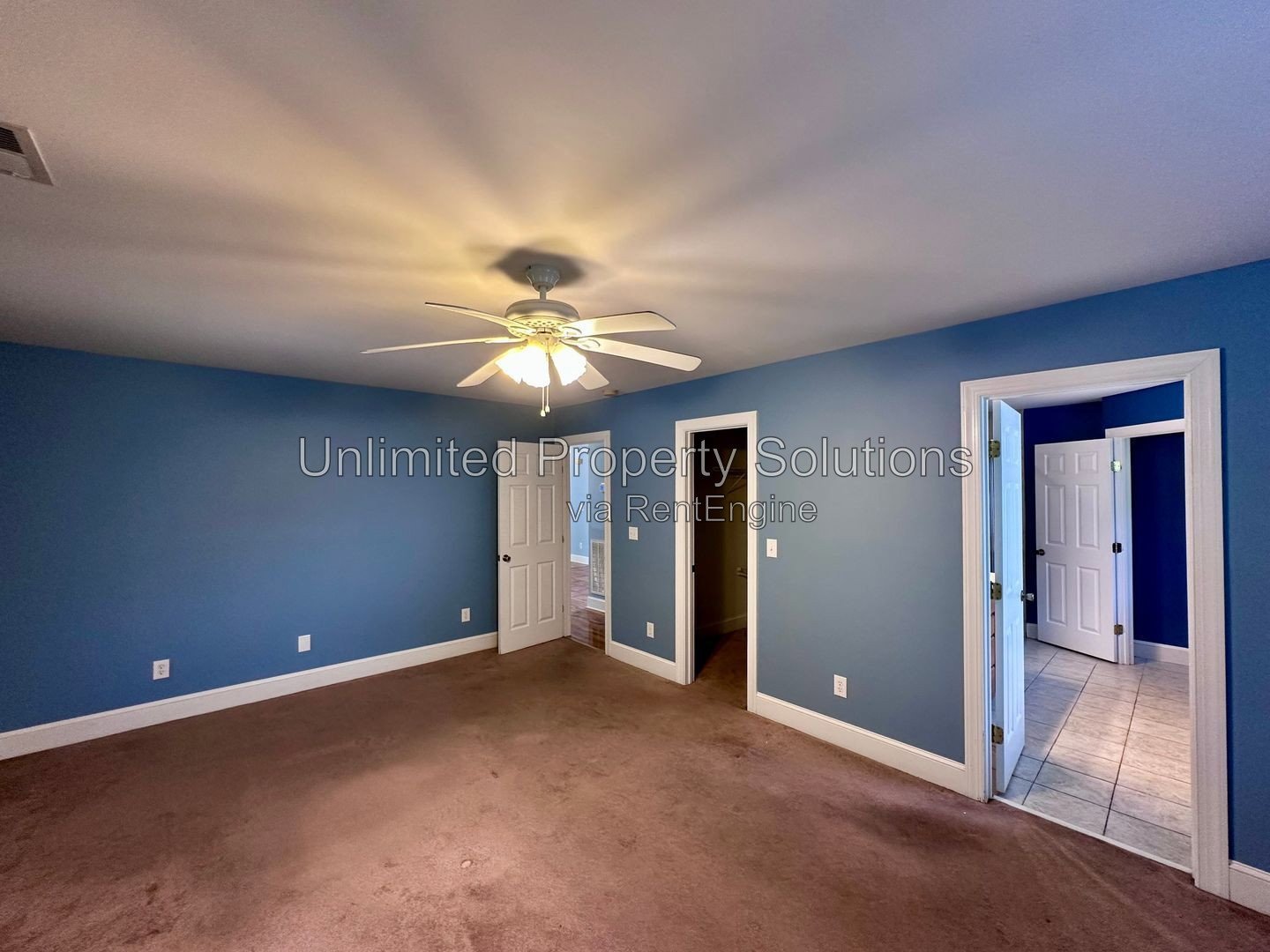 CREEKSTONE - 3 Bedroom/2 Bathroom - Spacious home with abundant storage and fenced in backyard! property image