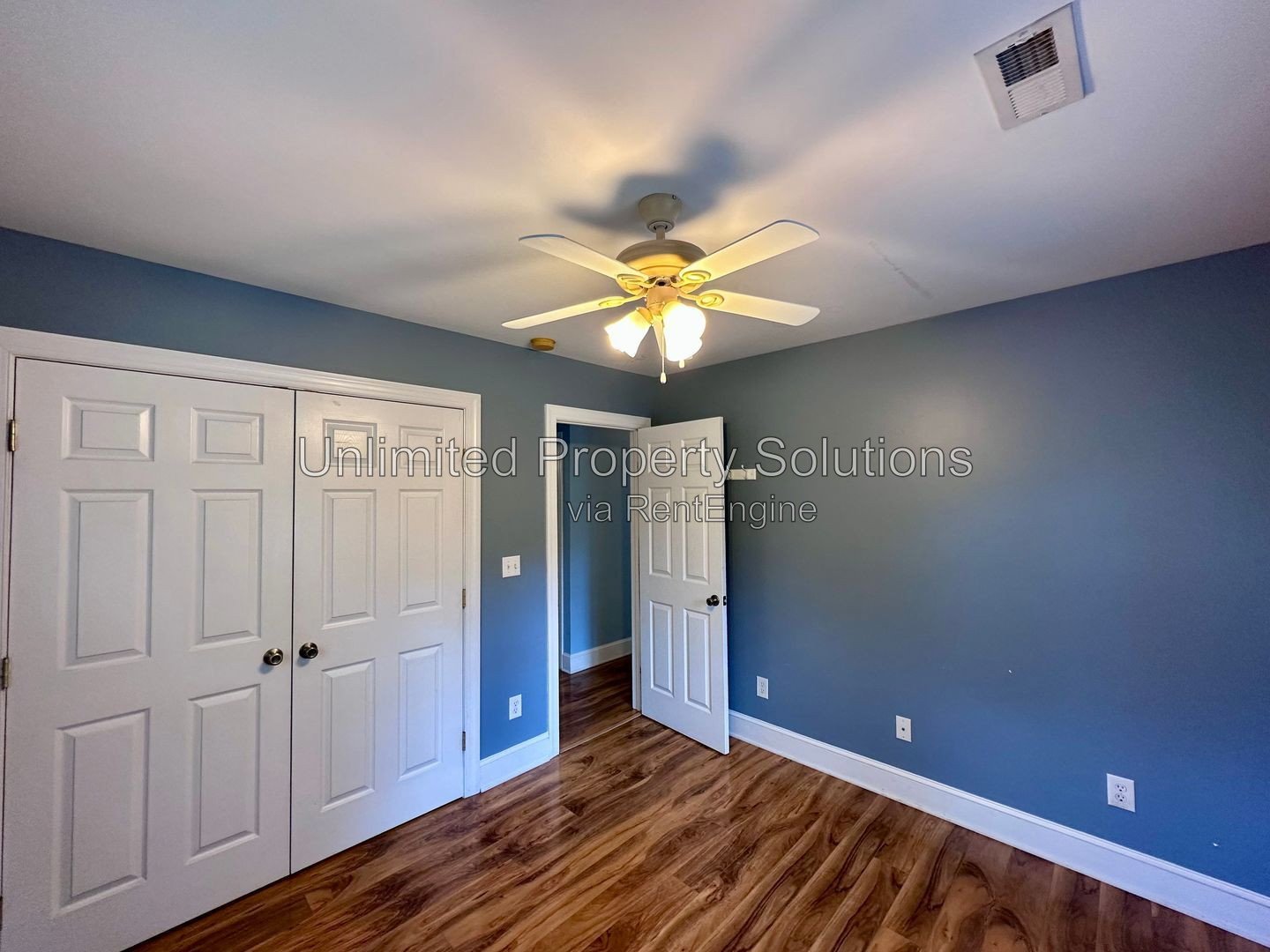 CREEKSTONE - 3 Bedroom/2 Bathroom - Spacious home with abundant storage and fenced in backyard! property image