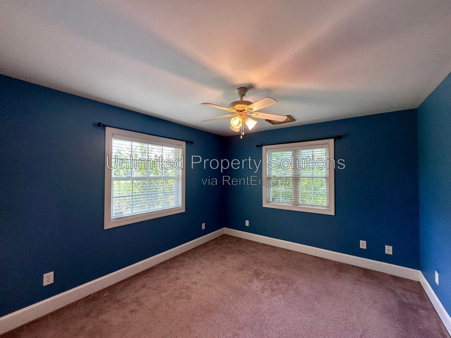 CREEKSTONE - 3 Bedroom/2 Bathroom - Spacious home with abundant storage and fenced in backyard! property image