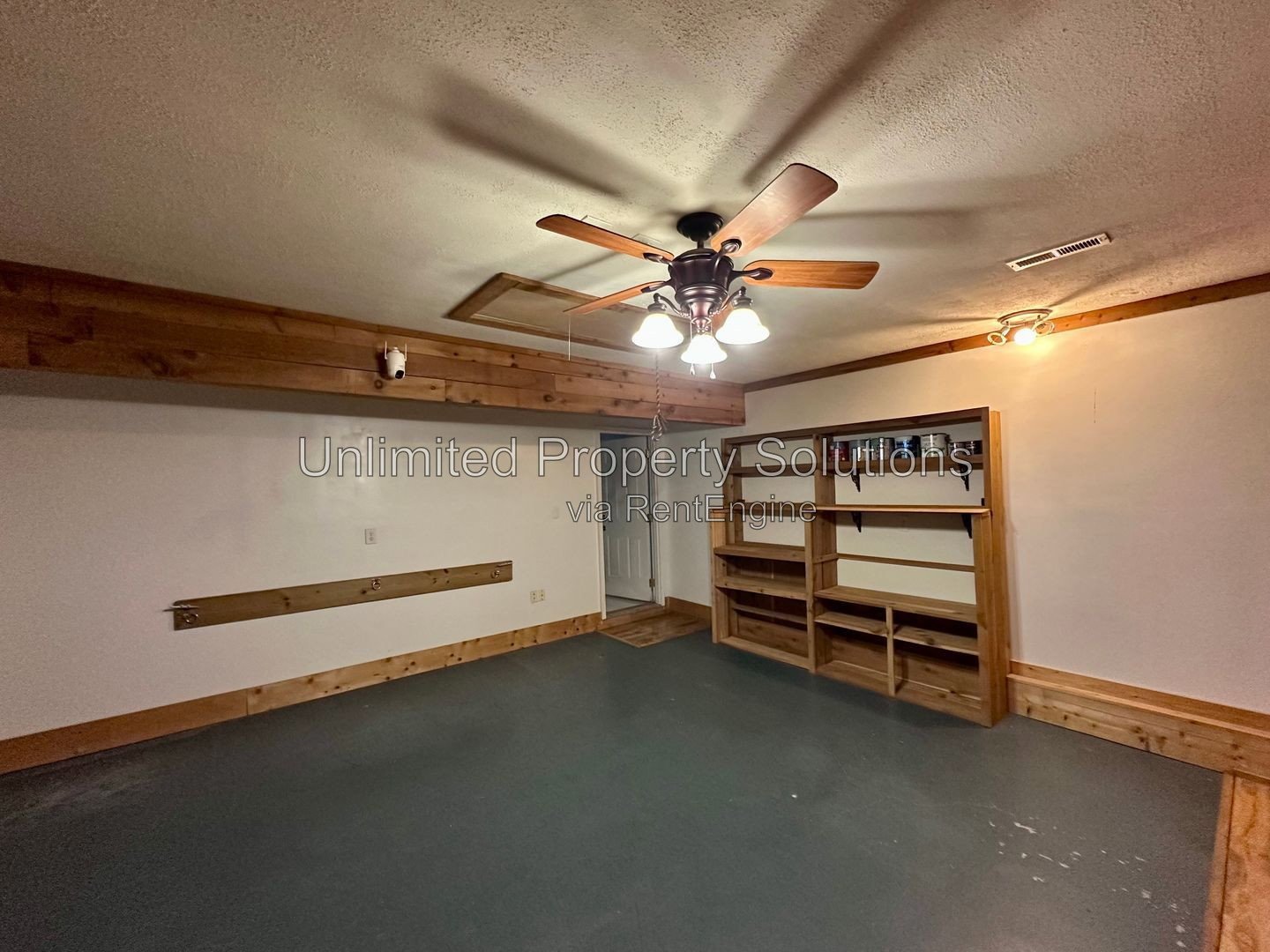 CREEKSTONE - 3 Bedroom/2 Bathroom - Spacious home with abundant storage and fenced in backyard! property image