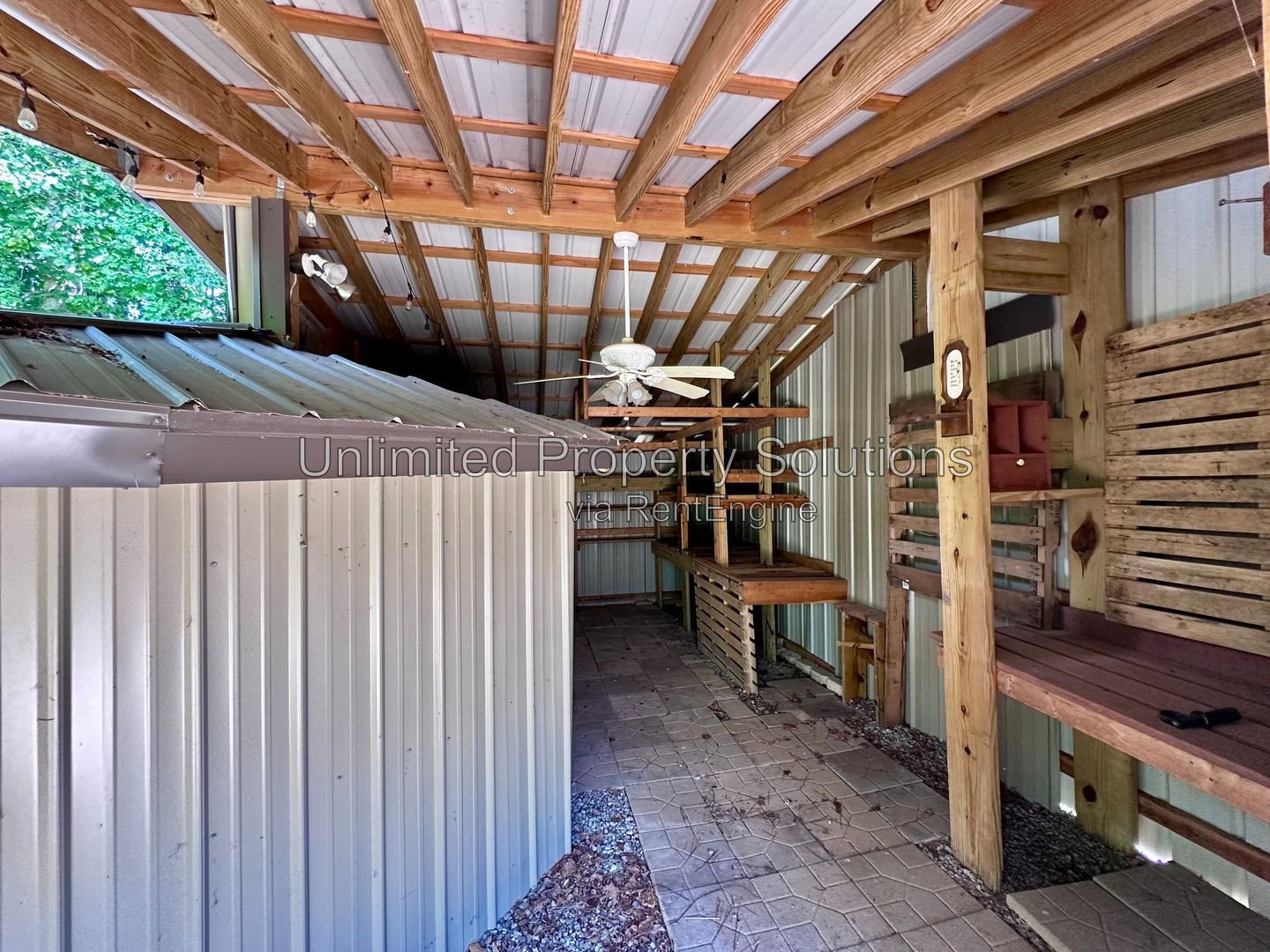 CREEKSTONE - 3 Bedroom/2 Bathroom - Spacious home with abundant storage and fenced in backyard! property image