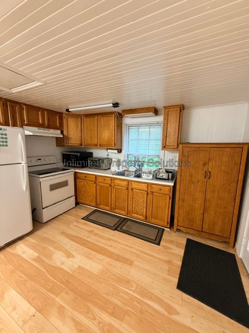 WILMINGTON/SEAGATE- Charming one bedroom bungalow close to UNCW and Wrightsville Beach! property image