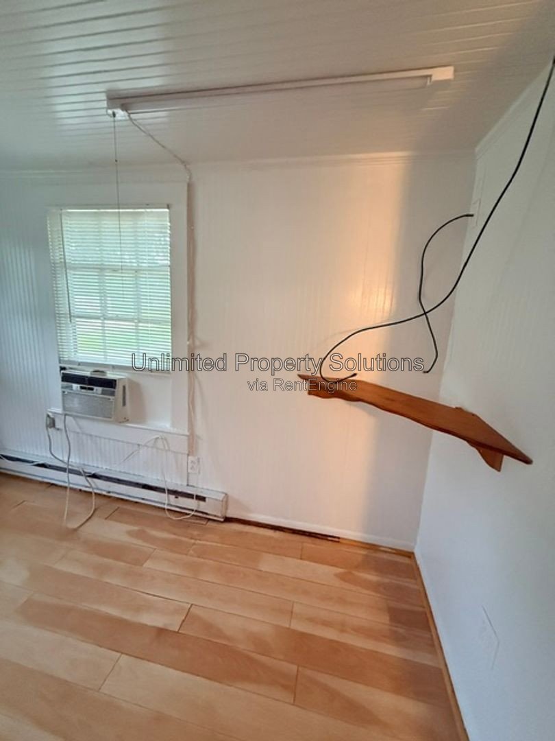 WILMINGTON/SEAGATE- Charming one bedroom bungalow close to UNCW and Wrightsville Beach! property image