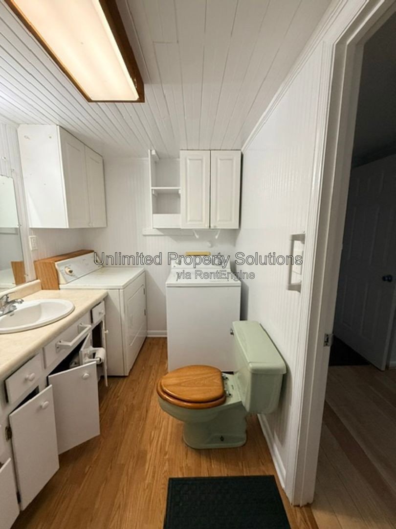 WILMINGTON/SEAGATE- Charming one bedroom bungalow close to UNCW and Wrightsville Beach! property image