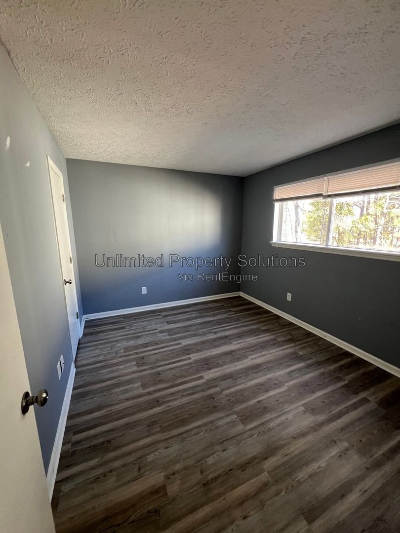 2BD/2BA - Sunn Aire Condos just off Market Street and N Kerr Avenue property image